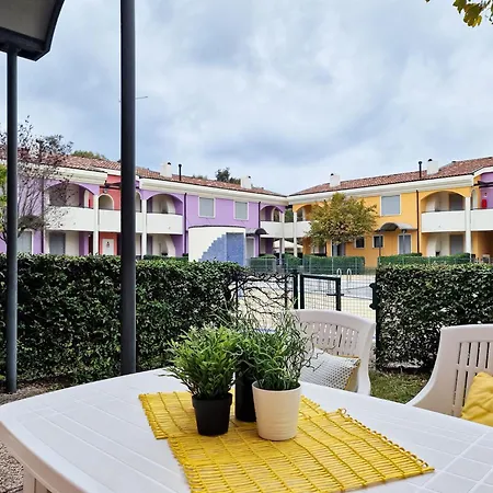 Village With Pool And Garden Bibione