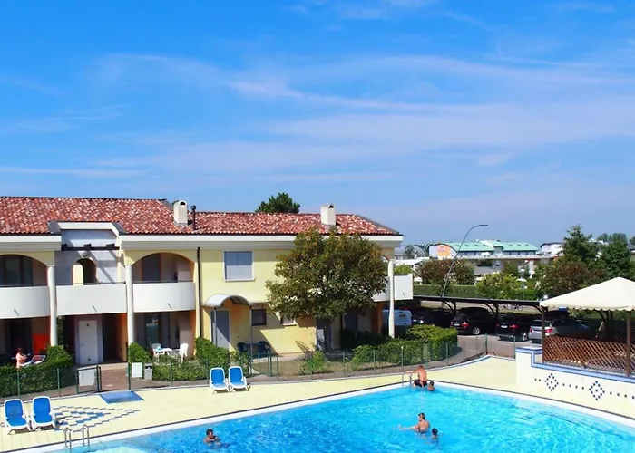 Village With Pool And Garden Appartamento Bibione
